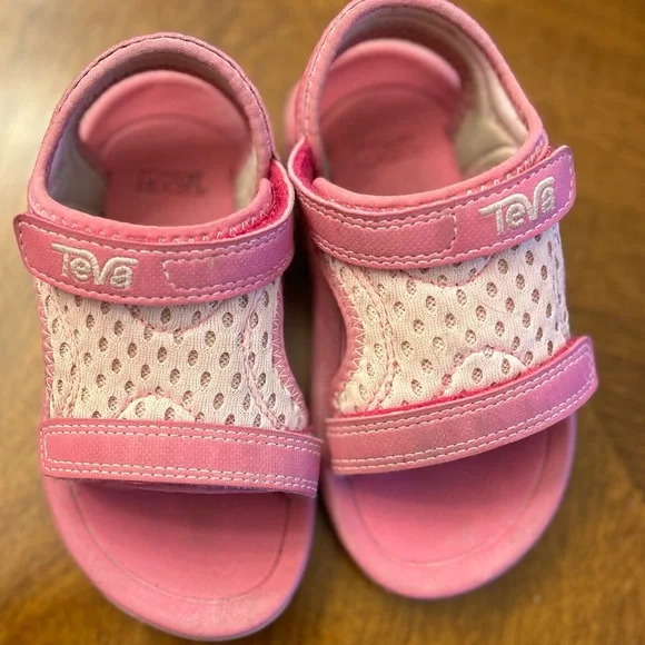 Teva Toddler Pink Mesh Sandals - Picture 4 of 5
